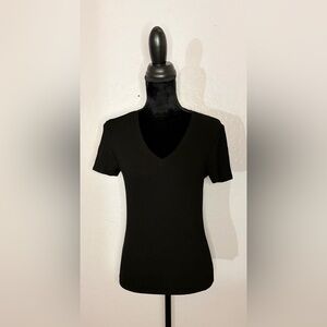 Fashion Nova Black and White Stretchy Fitted V-Neck Top